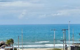 Apto na Praia do Futuro a 100m da Praia